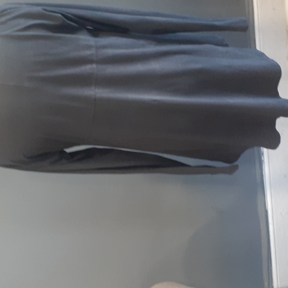 Lululemon black pullover hi low swing crewneck top size 8 - Picture 6 of 10